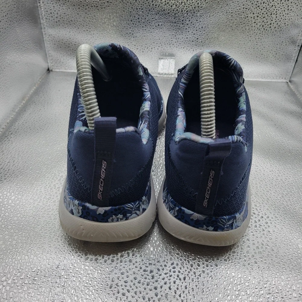 Skechers Womens Summits Size 7 Navy Blue Floral Trim Sneakers Memory Foam